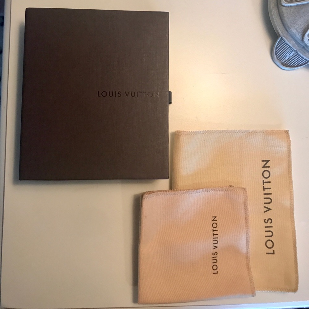 Louis Vuitton Box w/ 2 duster cloths